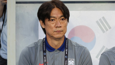 감독에 엇갈린 감정… 홍명보에 야유 보내는 한국과 모리야스 응원하는 일본