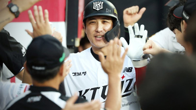 위기를 딛고, 꾸준함을 빚는다… ‘14시즌 연속 100안타’ 황재균 “오래하다보면, 또 좋은 결과 따라오겠죠”