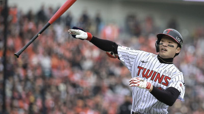 [KS1] ‘캡틴의 품격’ 한국시리즈 첫 아치는 박해민의 손에서… 호수비 이어 문동주 쓰러뜨린 솔로포까지