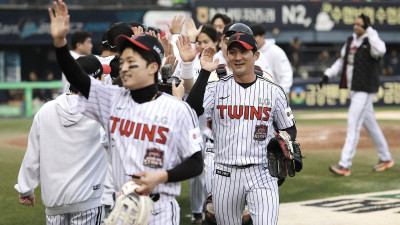 [KS1] 독수리 기세에도, 3주 쉼표에도 끄떡없다… ‘V4’ 조준한 쌍둥이 방망이, 산뜻한 출발