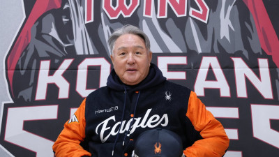 [KS2] “항상 말하지만, 원정에서는 공격이 우선” 분위기 내준 김경문 감독, 라인업 변동으로 승부수