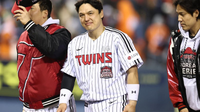 천하의 류현진 무너뜨린 LG ‘안방마님’ 박동원 “타이브레이커 안 했으니 이미 우주의 기운은 LG의 우승으로 몰리고 있는거죠” [잠실 KS 2차전 히어로]