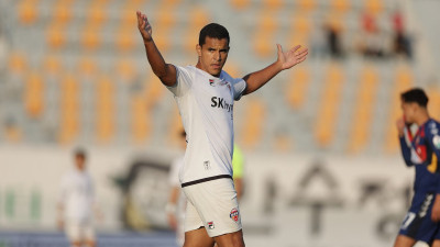 ‘멀티골’ 제주 유리 조나탄, ‘하나은행 K리그1 2025’ 34라운드 MVP…K리그2 MVP, 서울 이랜드 박창환