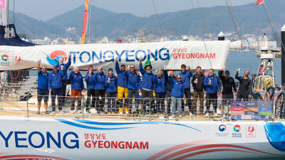 통영 기항 세계일주 요트 선단…영국인 여성 선장 아름다운 곳