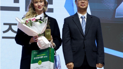 '588억 ML 대형 계약' 임박 폰세, 아내가 대신 조아제약 대상 수상…남편 도와준 모든 분들께 감사 [역삼동 현장]