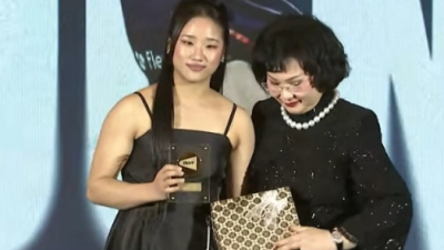 [오피셜] '세계 최강 한국인' 안세영 초대박, 끝내 일 냈다! BWF 올해의 선수상 '쾌거'...中-日 다 제치고 '3년 연속 수상' (속보)