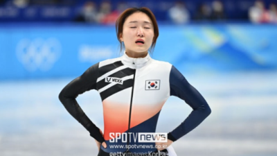 심석희와 '7년 갈등' 풀었다…올림픽 金 위한 선택→최민정, 트라우마 내려놓고 '화해의 터치' 韓 여자 계주 최강조 완성