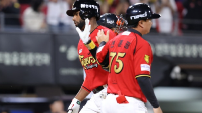 '홈런-홈런-홈런' KIA 새 외인 대박 조짐, KBO 역대 5번째 기록 작성했다 [광주 현장]
