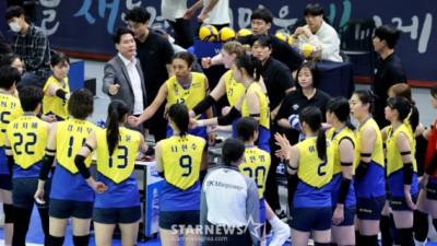 '9연승 도전한 현대건설 잡고' 세상을 다가진듯 신난 GS선수들