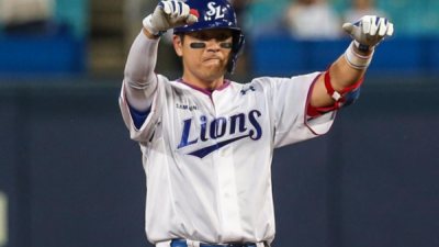 '파란 풍선 날린' 강민호, 마침내 삼성과 2년 재계약한 듯...