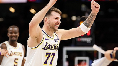 ‘실력도 인성도 최고!’ 돈치치 미담 또 나왔다···LAL 사무국·선수단·코칭스태프에 전기자전거 선물