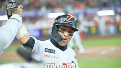 강민호는 FA 새 역사 일보직전…손아섭·황재균은 추운 겨울