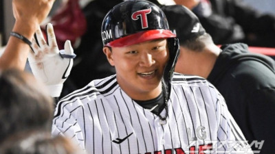 친구는 벌써 100억 FA인데... 이제야 1군 풀타임 기회 얻은 거포 유망주. 증명해야