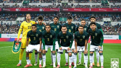 우리가 한국을 압도하더라! 홍명보호에 패한 '76위' 볼리비아 분위기 GOOD...단체 회식 후 일본 출국