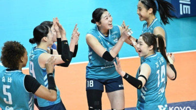 '실바 23점' 여자배구 GS칼텍스, 페퍼 3-0 완파하고 3위 도약