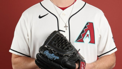 '100만 달러 한국행' 계약 발표까지 했는데…지금은 154km 불꽃투, 충격의 입단 무산