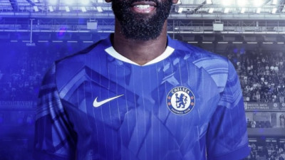 입지 잃은 '갈락티코 센터백' 친정팀 러브콜, PL 복귀하나