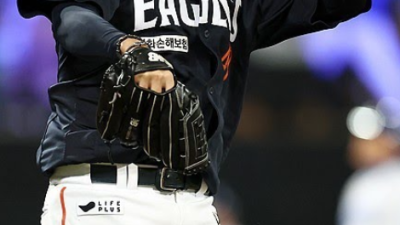 '자주포' 김범수, 결국 한화와 계약? 타 구단, 1년 반짝 투수 도박 '난색'