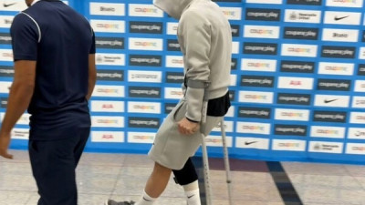 손흥민 고별전서 십자인대 파열→목발 짚고 OUT…쏘니 절친 토트넘 강등돼도 남는다 충격