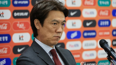 월드컵 3개월 남았는데…아직도 홍명보 괴롭히는 '중원 방정식'