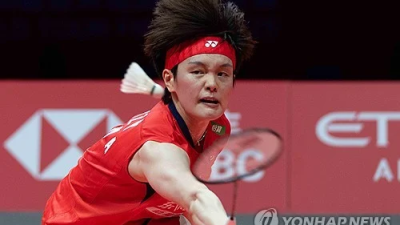 [속보] 안세영 나와! 中 왕즈이, 준결승 1게임 따냈다