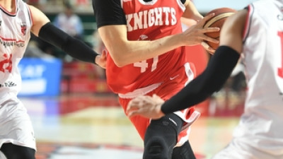 '오세근 역전 3점포' SK, 정관장 꺾고 시즌 첫 4연승 …공동 2위(종합)