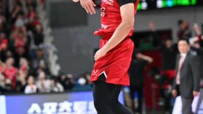 '한승희 4Q 11점' 프로농구 정관장, KCC 꺾고 공동 2위 수성