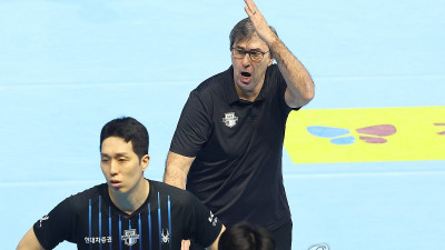 '불공정'에서 '비공식 우승'까지…블랑 감독의 고단수 심리전