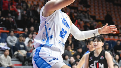 우리은행, 4강 PO 경쟁자 BNK에 연장승…김단비 괴력의 42점