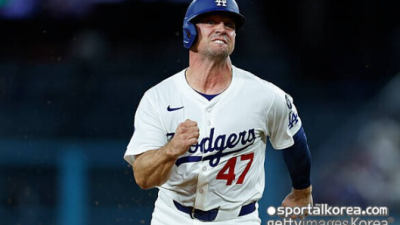 [오피셜] 경악! 다저스 월드시리즈 우승 멤버, 또 방출 수모라니...새 팀에서 단 한 경기도 못 뛰고 DFA