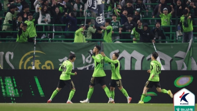 전북, 안양 2-1 꺾고 4경기 만에 첫 승리…울산은 3연승 선두(종합)